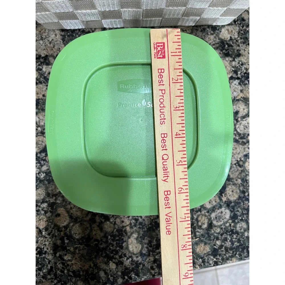 Rubbermaid Produce Saver 5 Cup Food Storage Container Green Lid with CrispTray